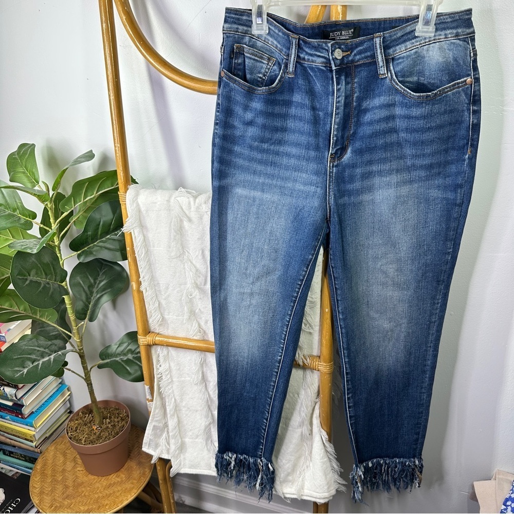 Judy Blue Raw Edge Hem Jeans sz 31